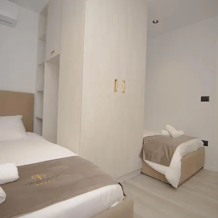 Апартаменты Lux Holidays 102