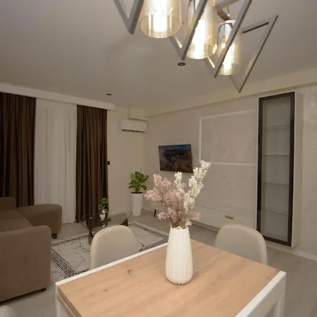 Апартаменты Lux Holidays 102 Дуррес