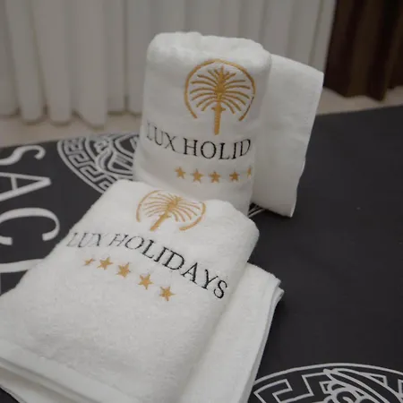 Апартаменты Lux Holidays 102