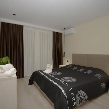 Lux Holidays 102 Апартаменты Дуррес
